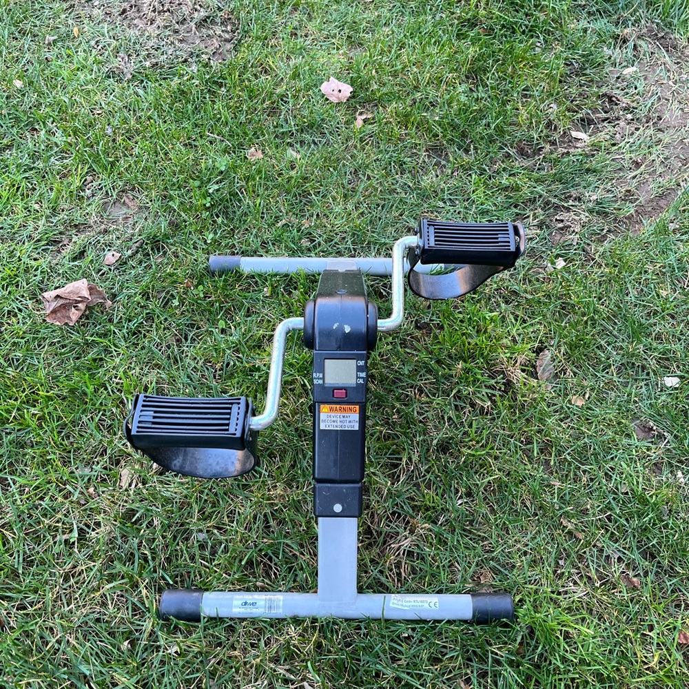 Drive Medical RTL10273 Deluxe Folding Pedal Exerciser with Electronic Display - Picture 2 of 2